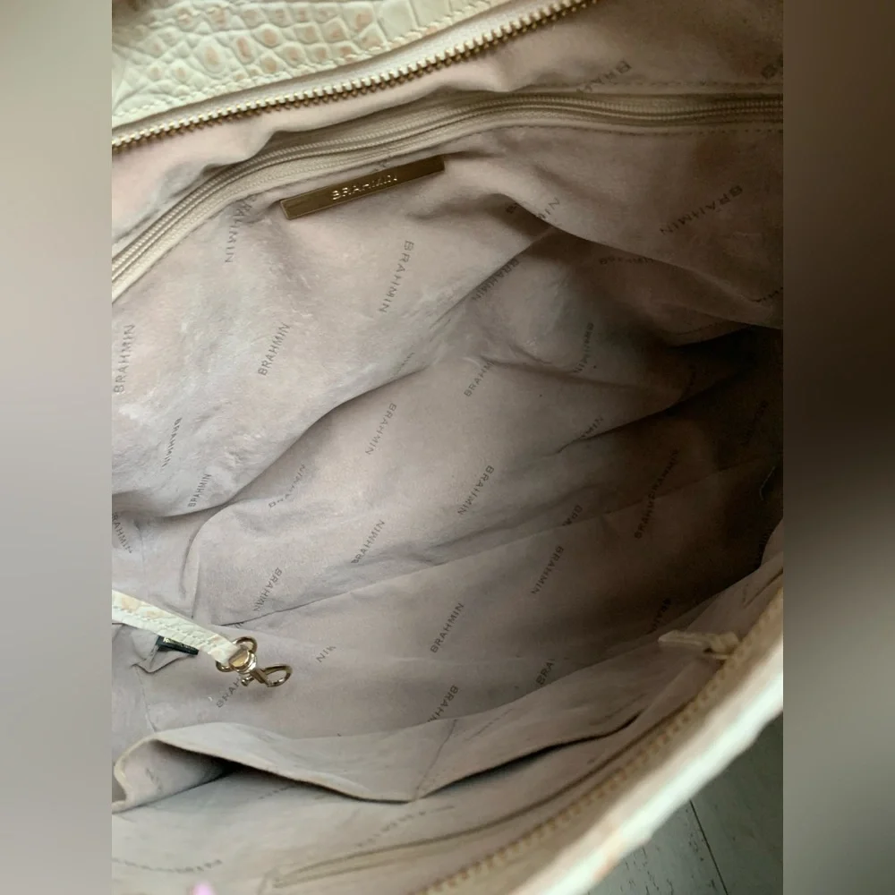Brahmin Melbourne Vada Hobo Bag Leather Croc Embossed Cream Beige Spacious - Picture 13 of 14